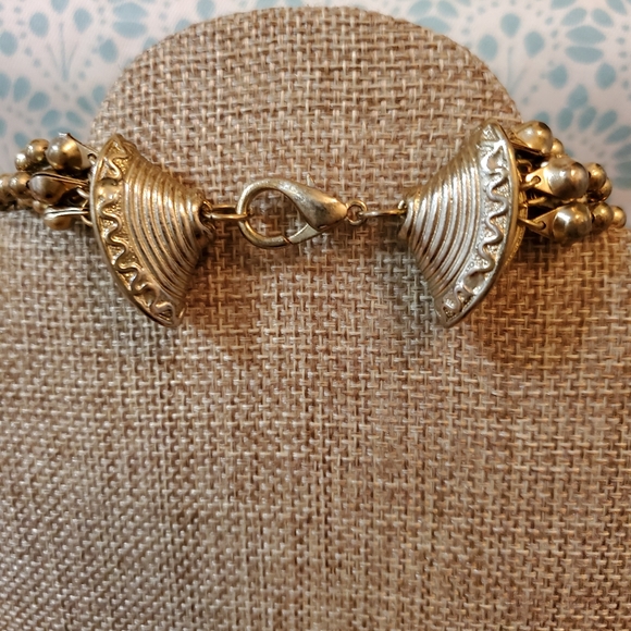 Gold color metal chain necklace - Picture 4 of 4